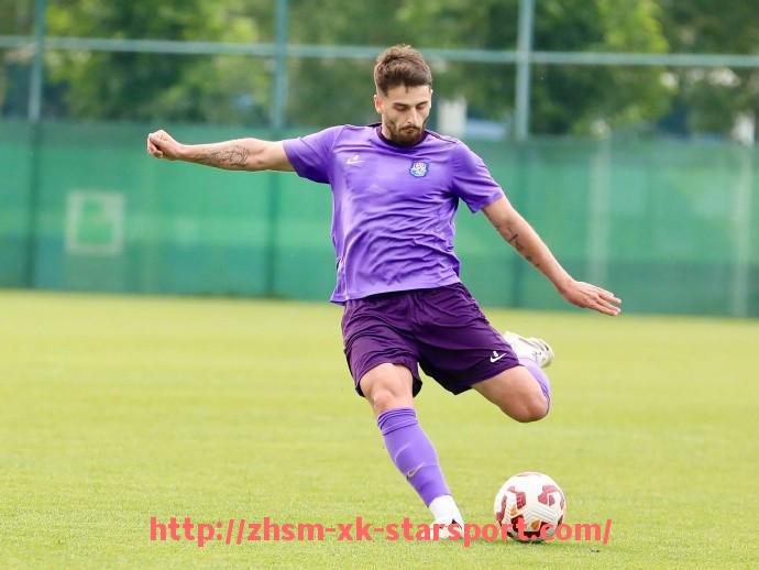 星空体育-上海上港本赛季中超大名单与核心阵容解析